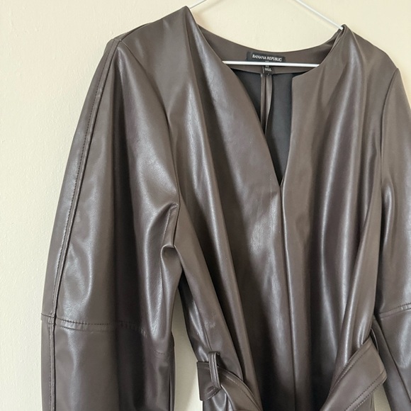 Banana Republic Factory Casala Brown Lightweight Vegan Leather Top Belted SZ XL - Picture 6 of 10